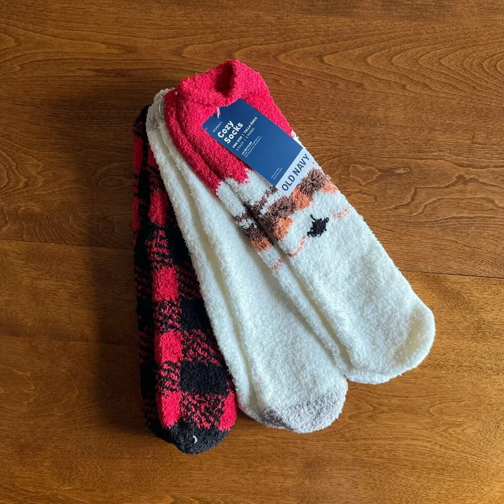 Old Navy women's Santa cozy socks NWT